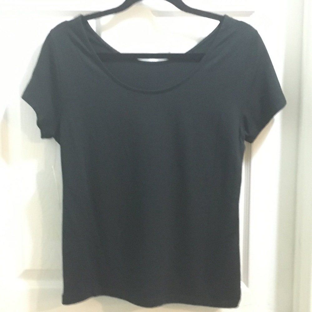 SUPER SOFT BLACK TAHARI T SHIRT